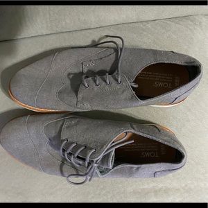 New men’s toms